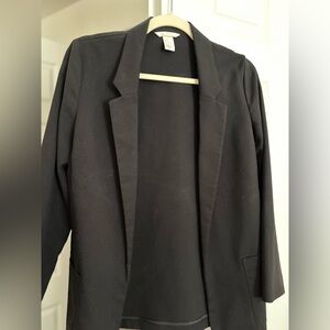 H&M Black Blazer - Size 4 (S/M) - Good pre-loved condition!